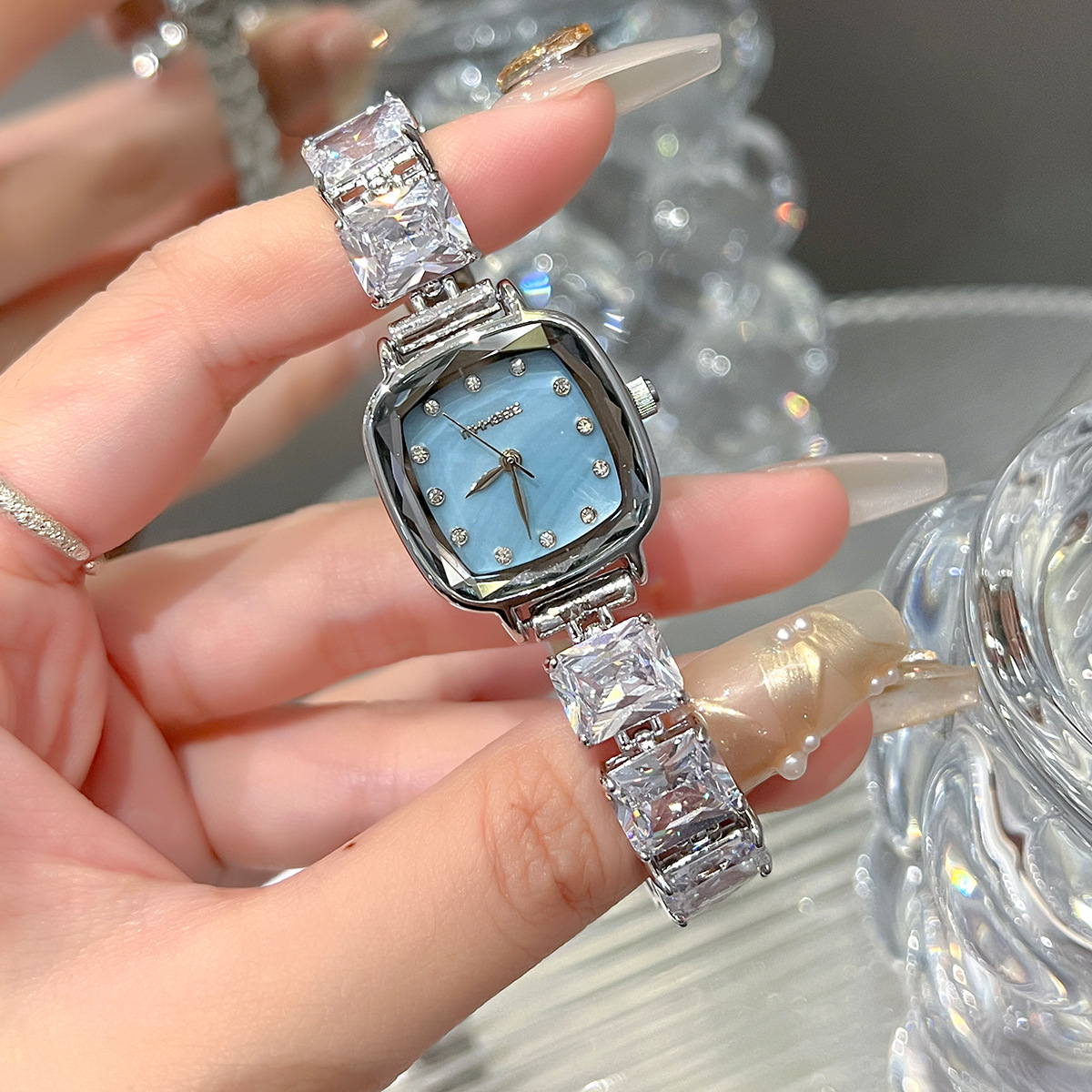 2025 ハイエンドの女性の腕時計ダイヤモンドライト高級スク - High Jewelry Watches のレビューと価格