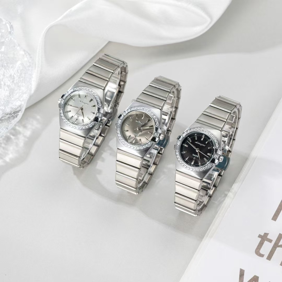 クラシックコンステレーション レディース ベゼル ビジネス  - High Jewelry Watches のレビューと価格